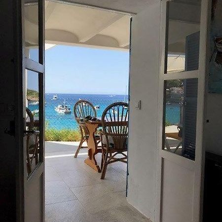 Appartamento Hébergement front de mer Sant Elm Esterno foto